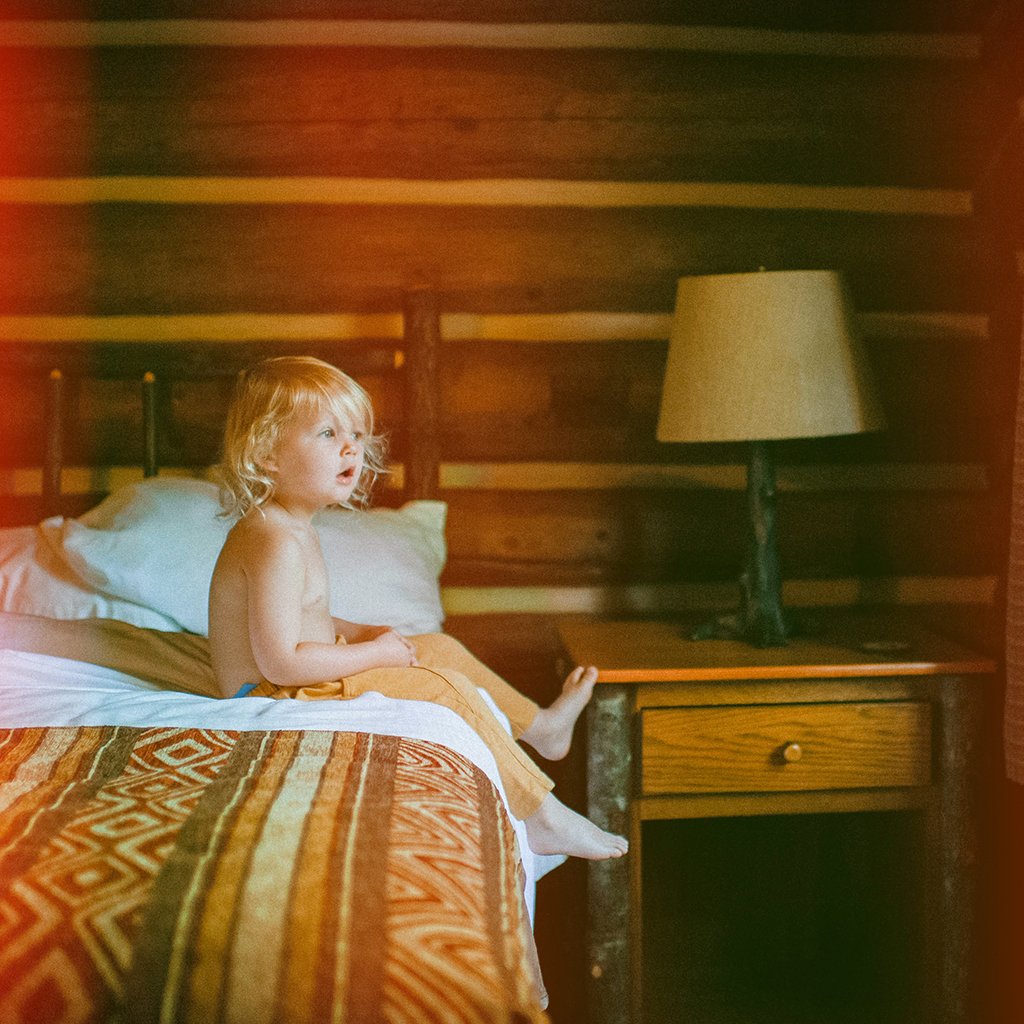 Lens Flares & Light Leaks Overlays – Photoshop & More